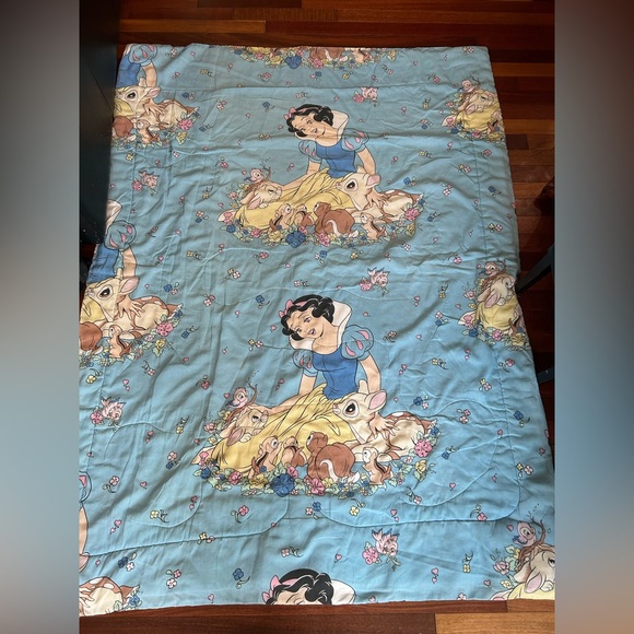Vintage 90s Snow White Blanket - Picture 5 of 11